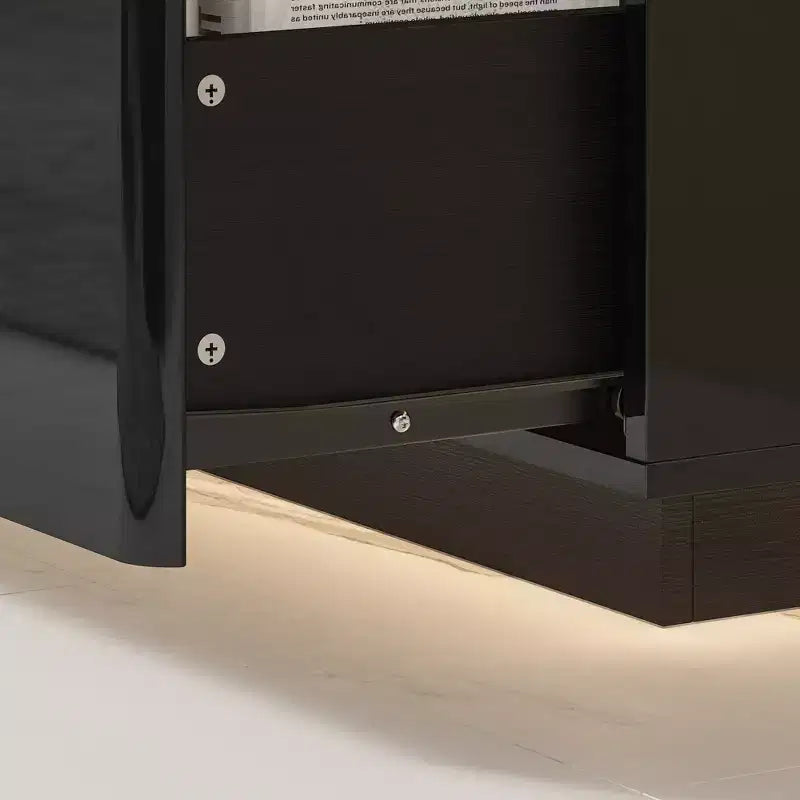 Meuble TV moderne laqué brillant avec tiroirs et bande lumineuse inférieure