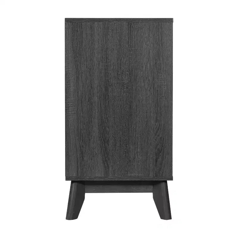 Bahut scandinave en bois avec portes à fermeture amortie, étagères et pieds fuselés élégants avec patins de protection